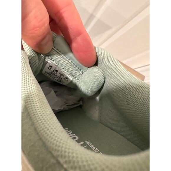 Puma Vikky v3 Green Gog-Warm White Women's Size 7 - Picture 6 of 8